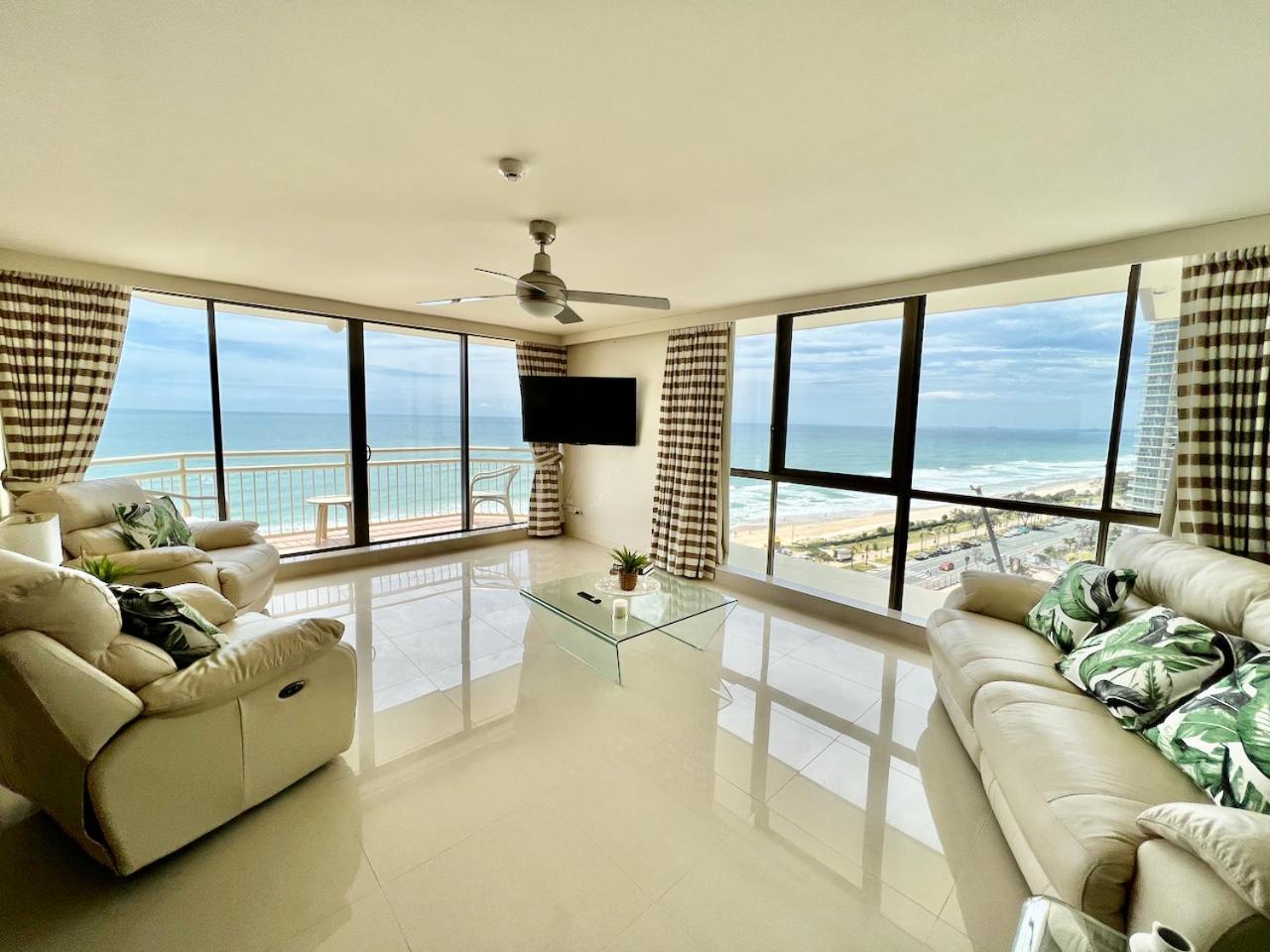 Seacrest, Surfers Front 15a